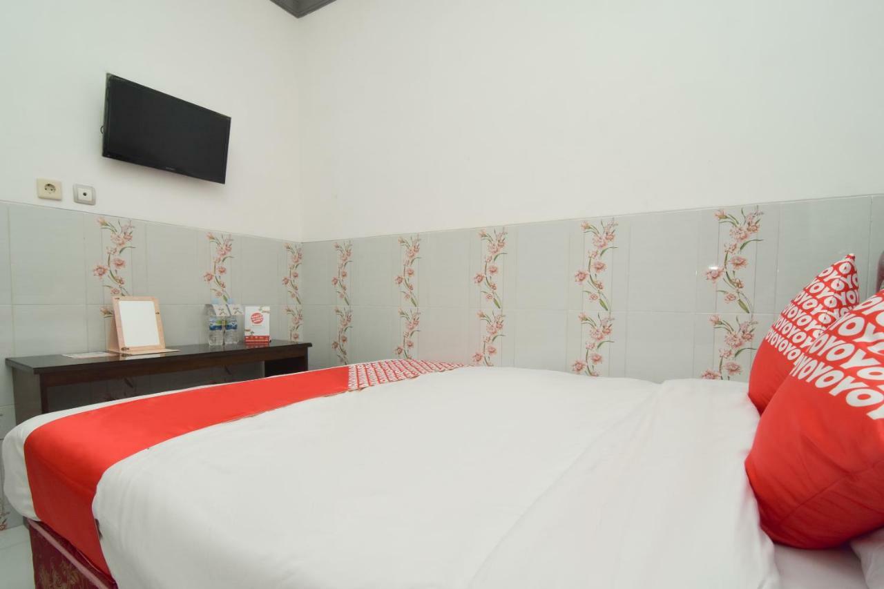 Dua Putri Villa Pasuruan Exterior photo